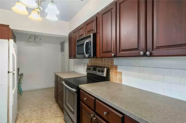 Sarasota, FL 34239,2695 S EAST AVE