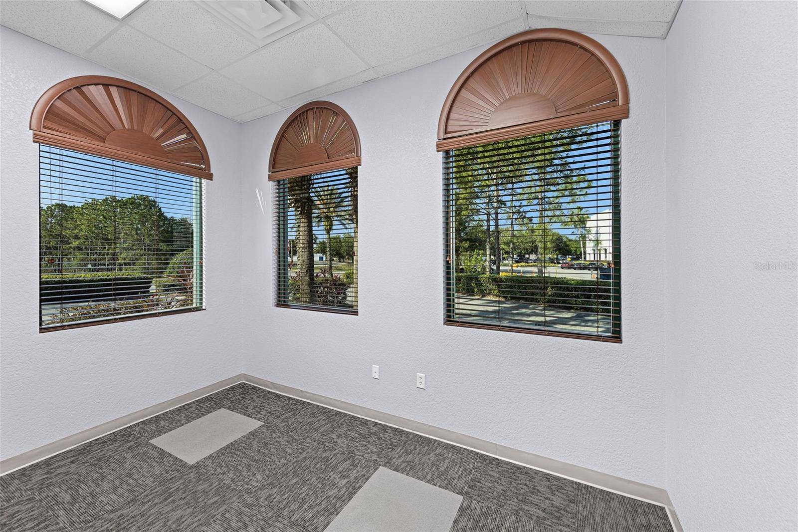 Orlando, FL 32819,6881 KINGSPOINTE Pkwy #1