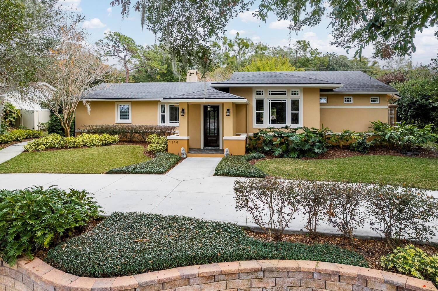 1218 OVERLOOK DR, Mount Dora, FL 32757