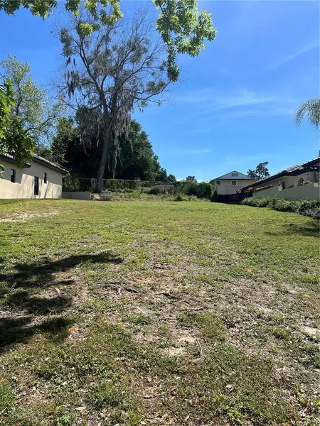 FOREST LN, Eustis, FL 32726