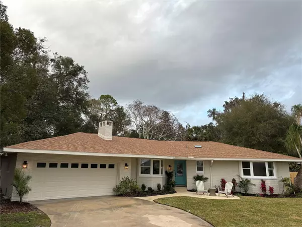 332 LAKE WINNEMISSETT DR, Deland, FL 32724