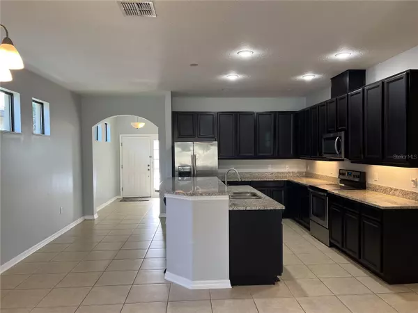 Orlando, FL 32825,9944 ARMANDO CIR