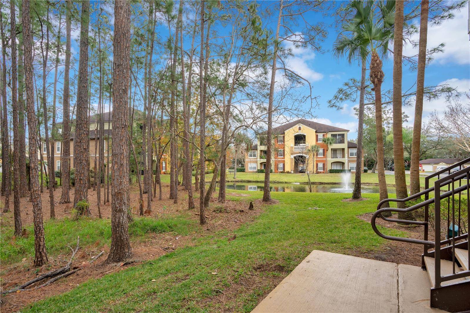 Orlando, FL 32828,814 CREST PINES DR #937