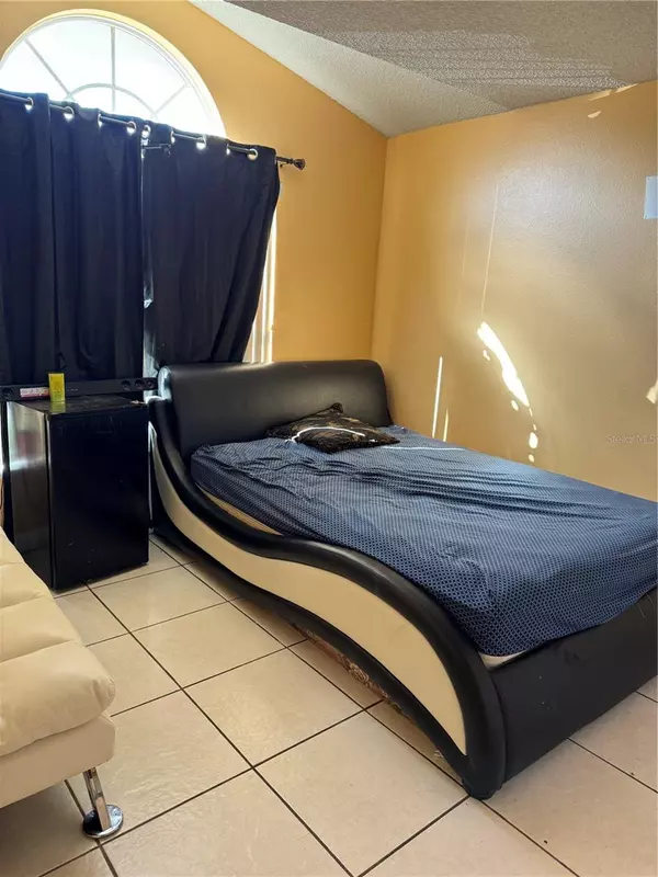 Orlando, FL 32810,6868 WESTLAKE BLVD