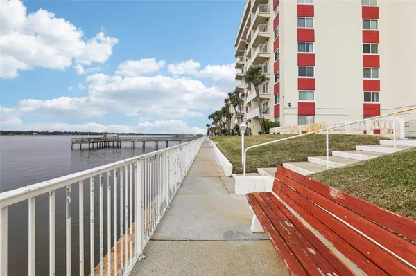 Daytona Beach, FL 32118,2711 N HALIFAX AVE #388