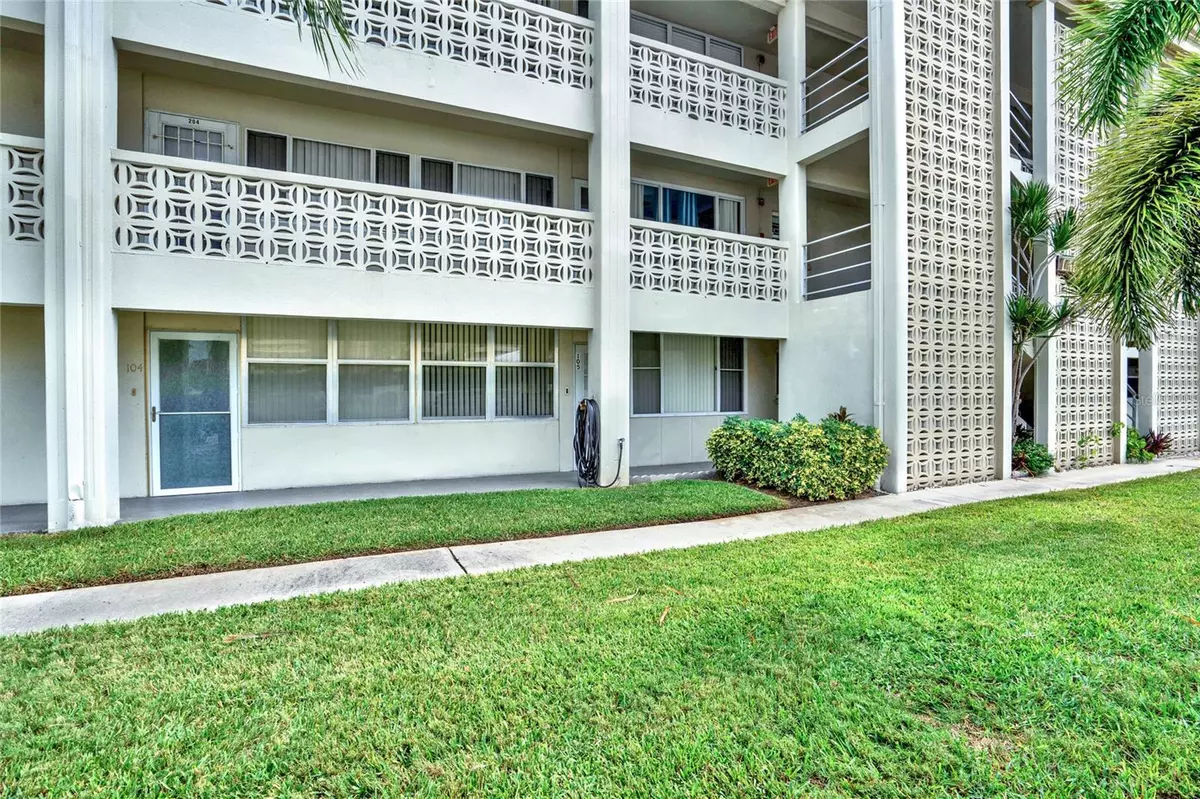 St Petersburg, FL 33708,4455 DUHME RD #205