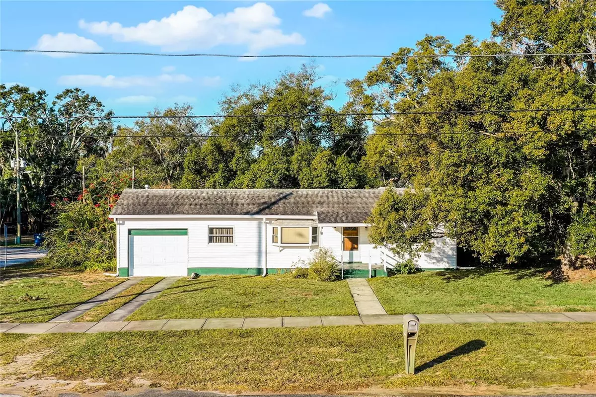 Minneola, FL 34715,208 S MAIN AVE