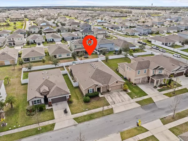 1882 RUSTIC FALLS DR Kissimmee, FL 34744