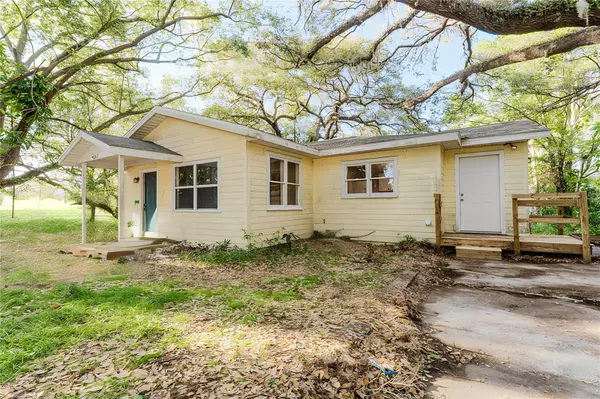 1032 W 2ND ST, Sanford, FL 32771