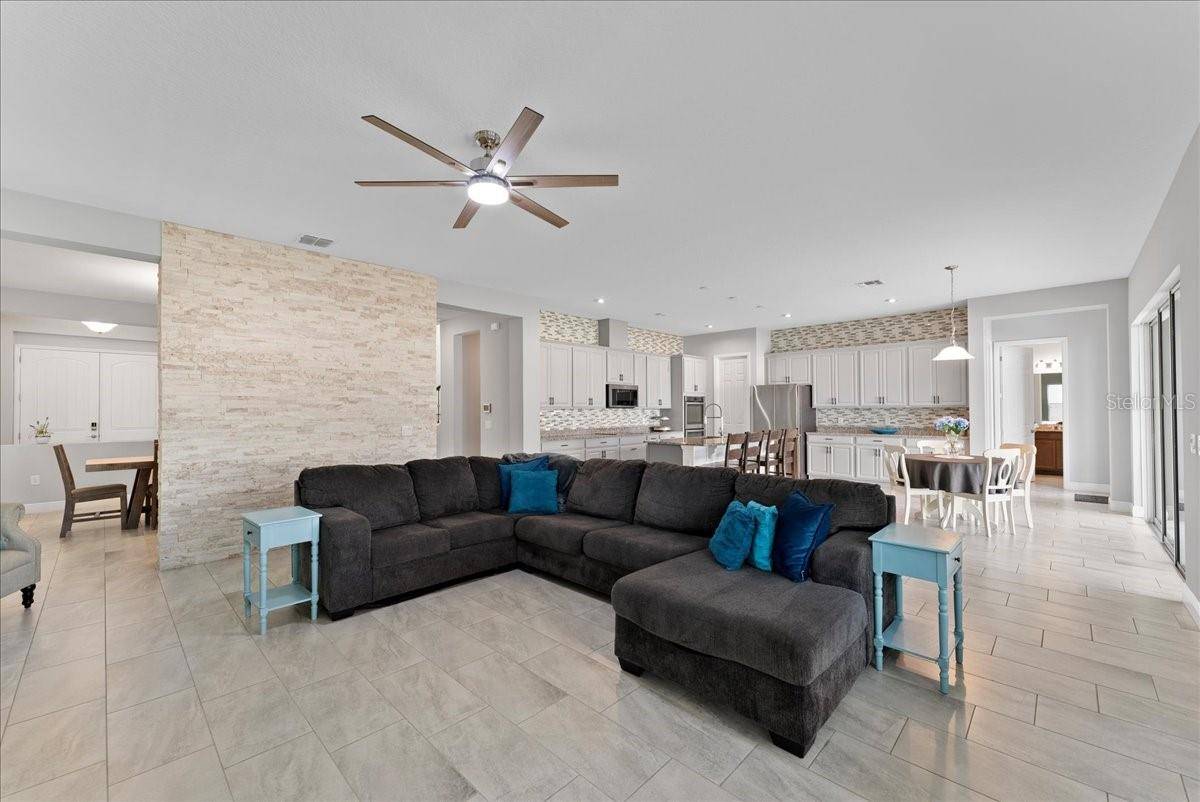 Winter Garden, FL 34787,9573 MEADOW HUNT WAY