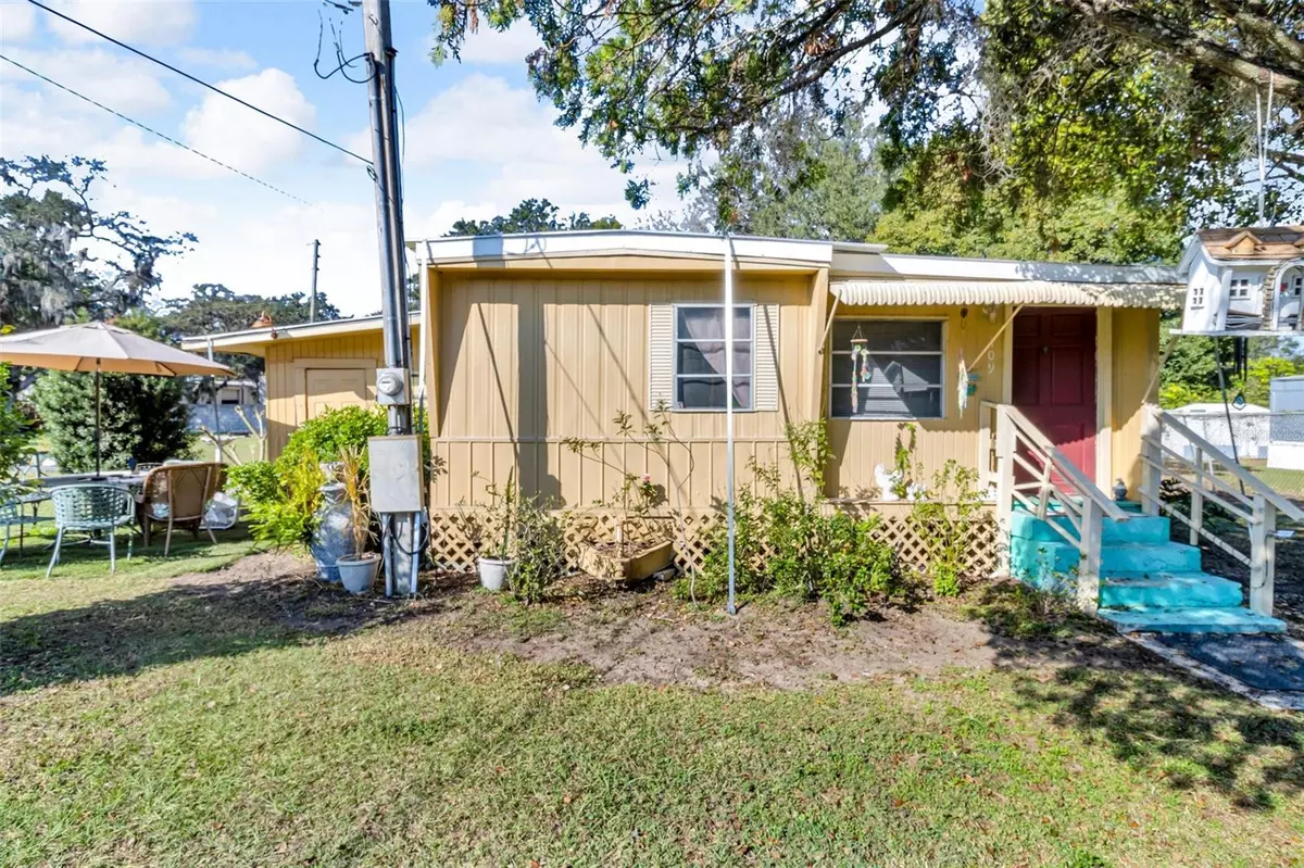 Valrico, FL 33594,109 SHAREWOOD DR