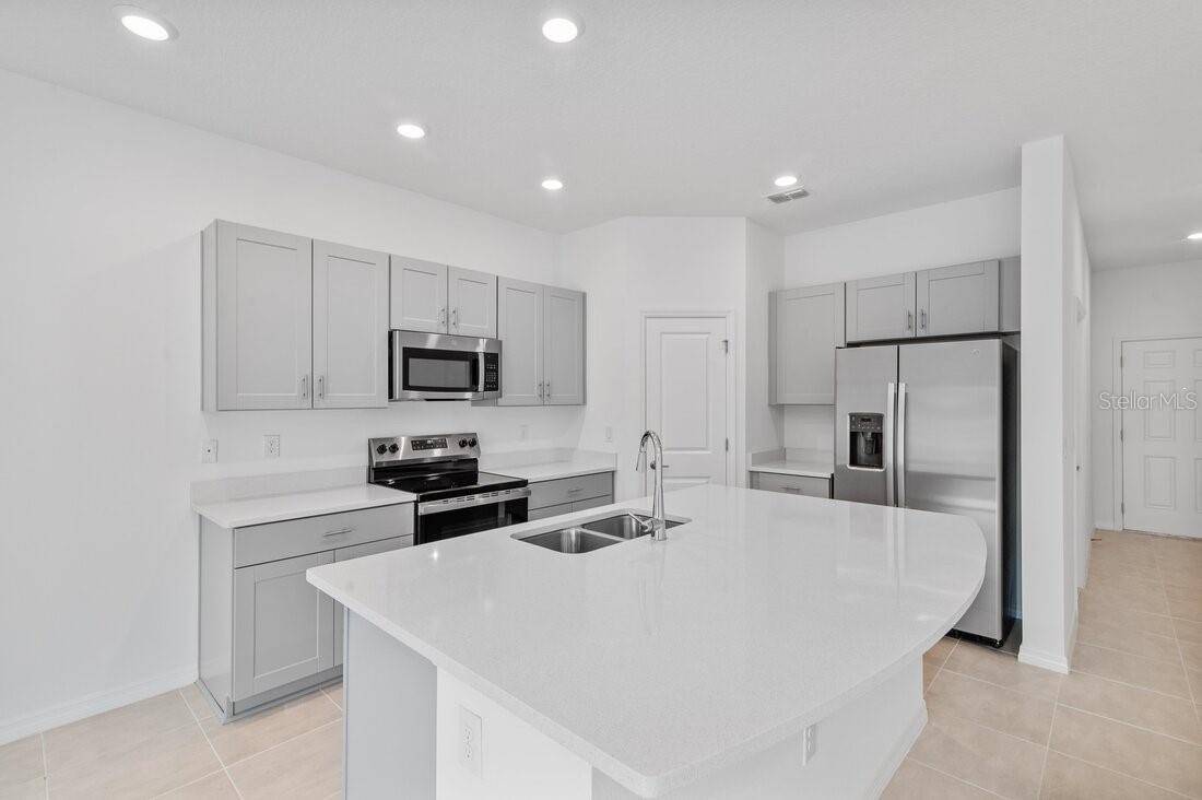 Edgewater, FL 32141,175 RIVER FRONT WAY