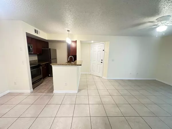 Orlando, FL 32811,5120 CONROY RD #513