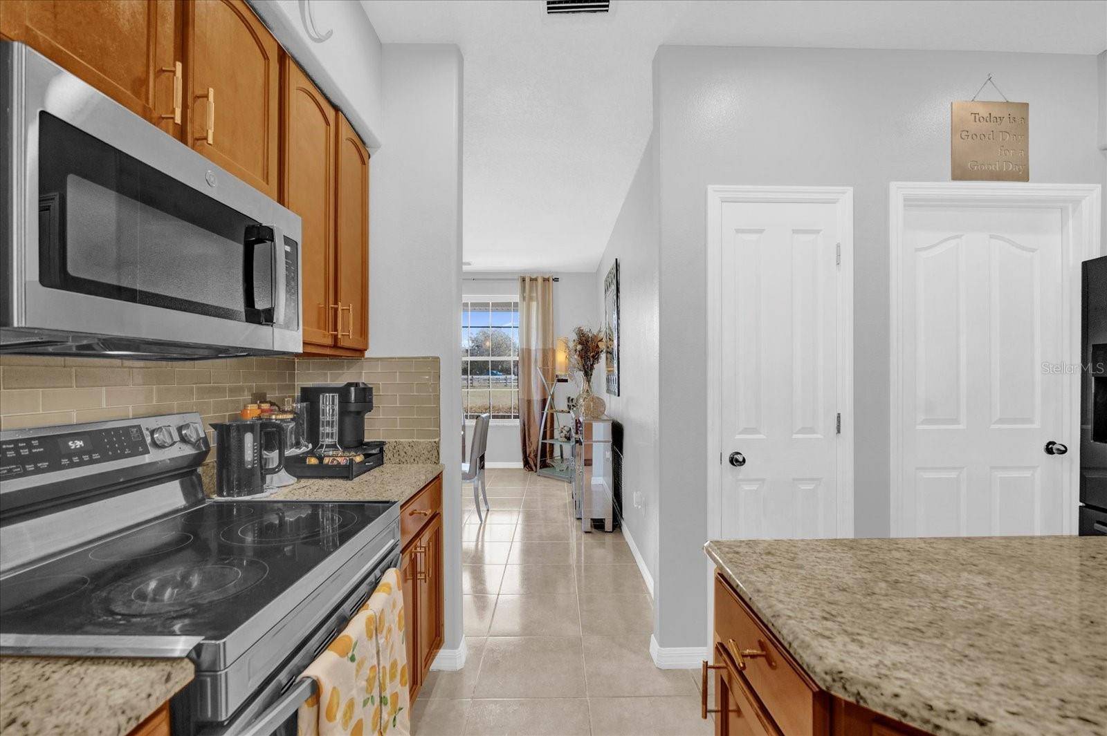 Eustis, FL 32736,36525 RESERVE DR