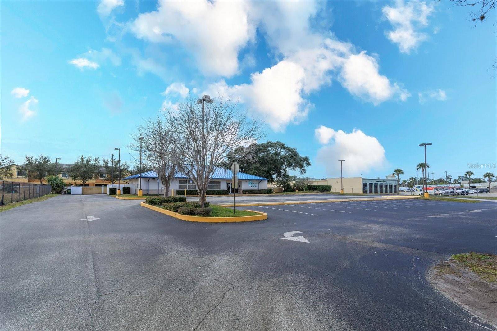 Sanford, FL 32773,261 E AIRPORT BLVD