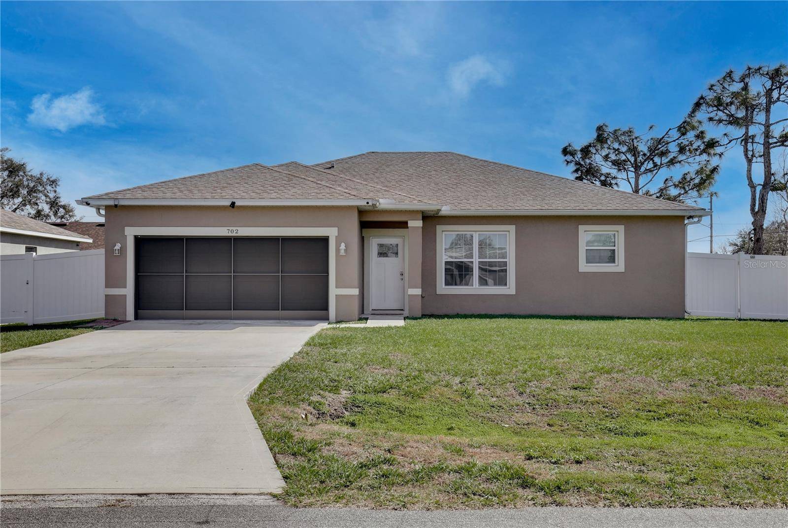 Kissimmee, FL 34759,702 PELICAN CT