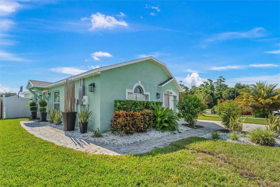 905 BELLA VISTA WAY, Orlando, FL 32825