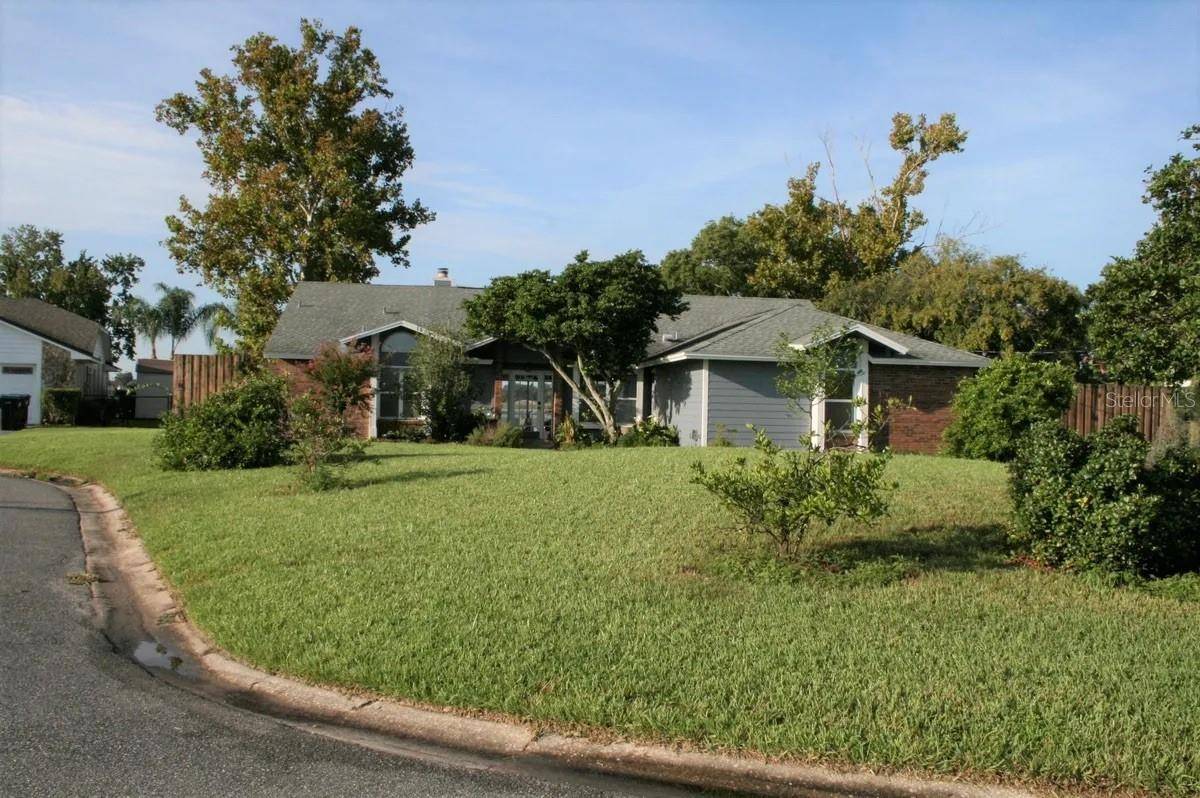 886 W LAKE HOLDEN PT, Orlando, FL 32805