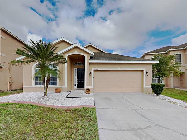 2053 CEDAR GARDEN DR, Orlando, FL 32824