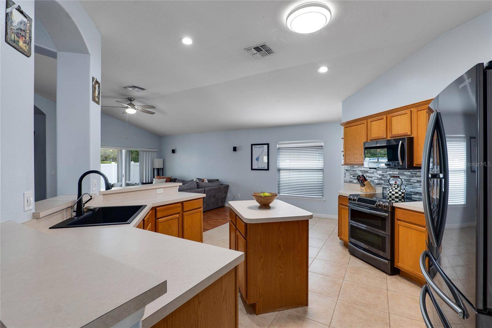 Apopka, FL 32703,239 BRONZE LEAF CT