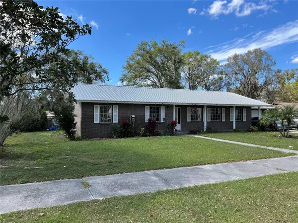 307 N OAK AVE, Fort Meade, FL 33841