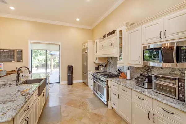 Orlando, FL 32819,5719 EMERSON POINTE WAY