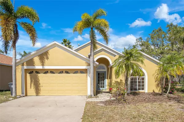 7622 HAMPSHIRE GARDEN PL, Apollo Beach, FL 33572