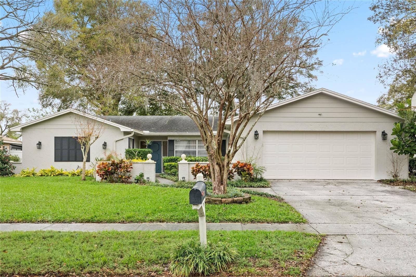 611 ALDAMA CT,  Ocoee,  FL 34761