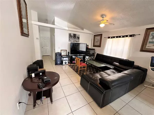 Orlando, FL 32811,4954 LUNA NEGRA DR