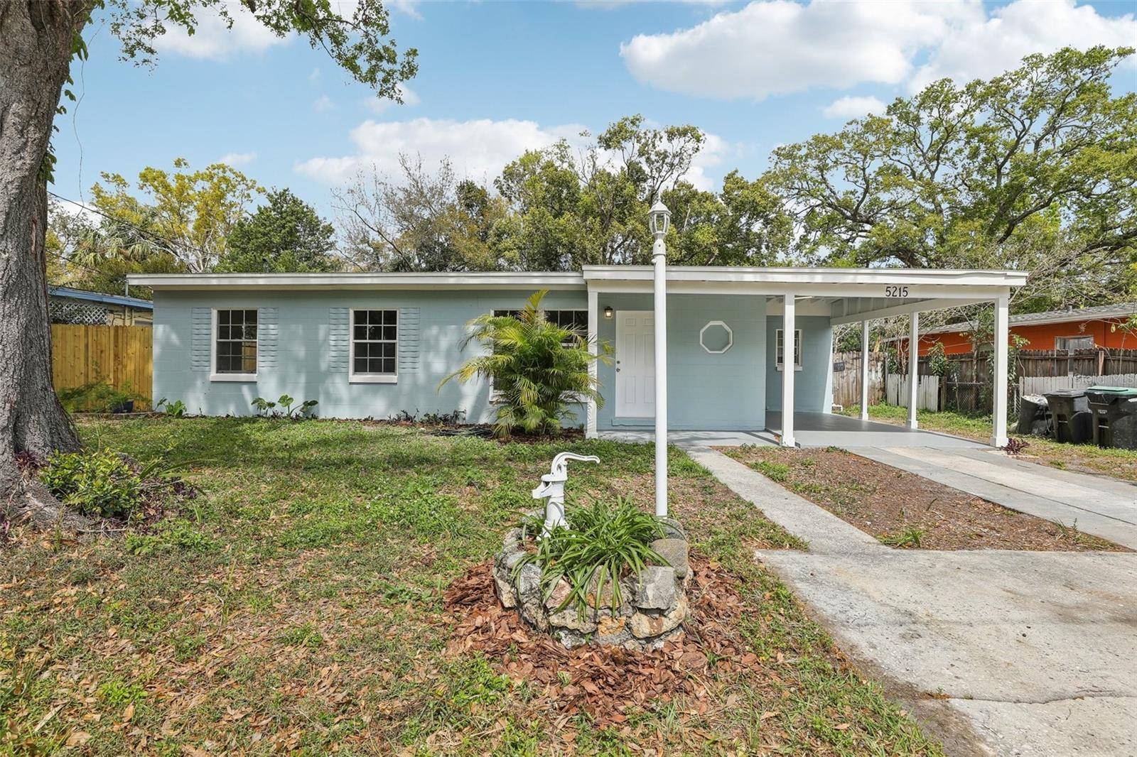 5215 ASHWOOD PL,  Orlando,  FL 32808