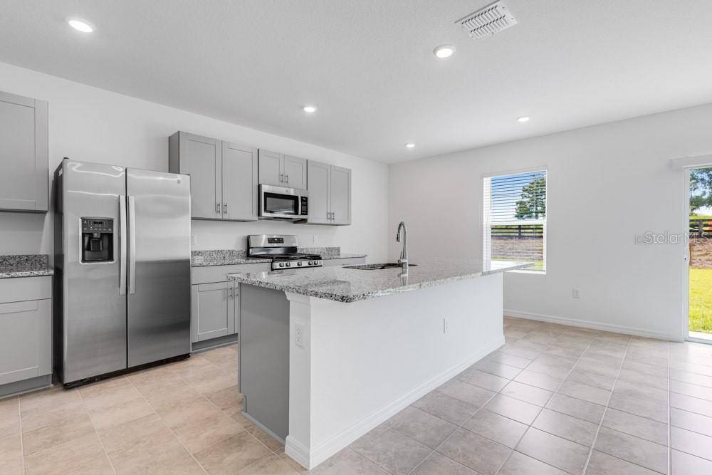 Groveland, FL 34736,7388 CAPSTONE DR