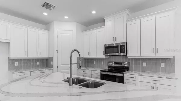 Kissimmee, FL 34758,4198 BARBUDA LN