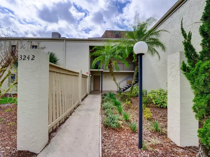 3242 S SEMORAN BLVD #21, Orlando, FL 32822