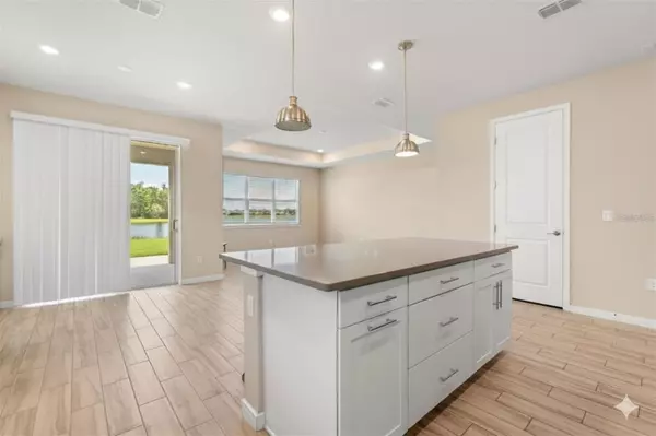 5058 SPARKLING WATER WAY Kissimmee, FL 34746