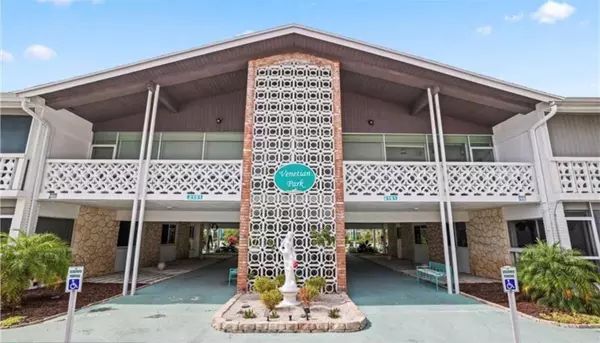 2151 NE42 CT #102,  Lighthouse Point,  FL 33064