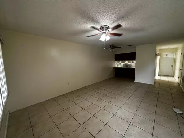 Eustis, FL 32726,24 KRISTIN LN