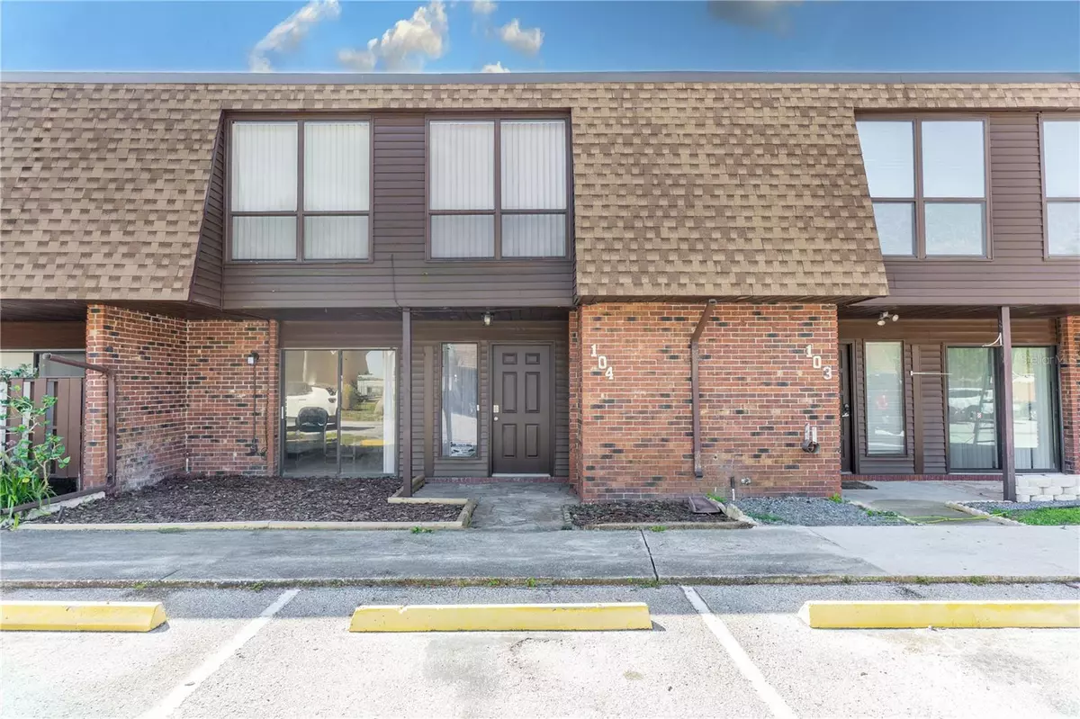 Lakeland, FL 33801,1836 N CRYSTAL LAKE DR #104