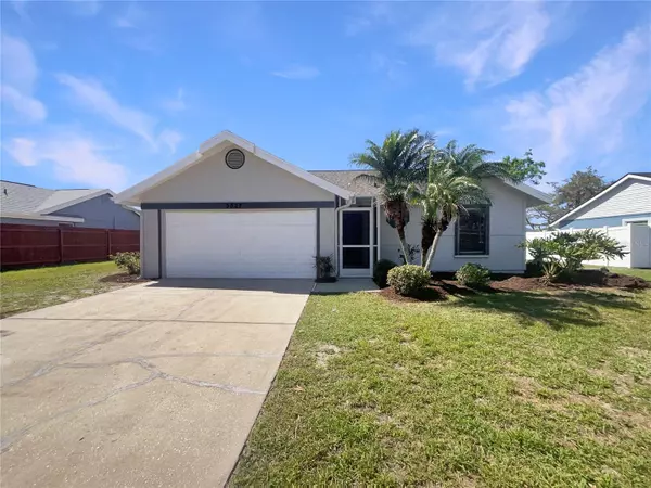 3527 65TH AVENUE CIR E, Sarasota, FL 34243