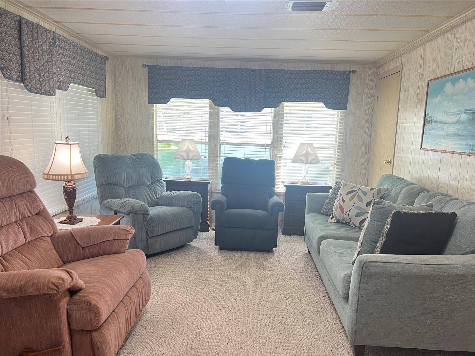 Eustis, FL 32726,223 PINEWOOD DR