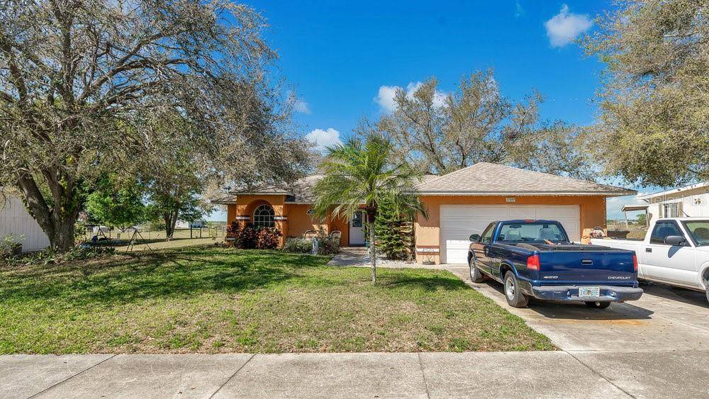 37149 SANDY LN, Grand Island, FL 32735