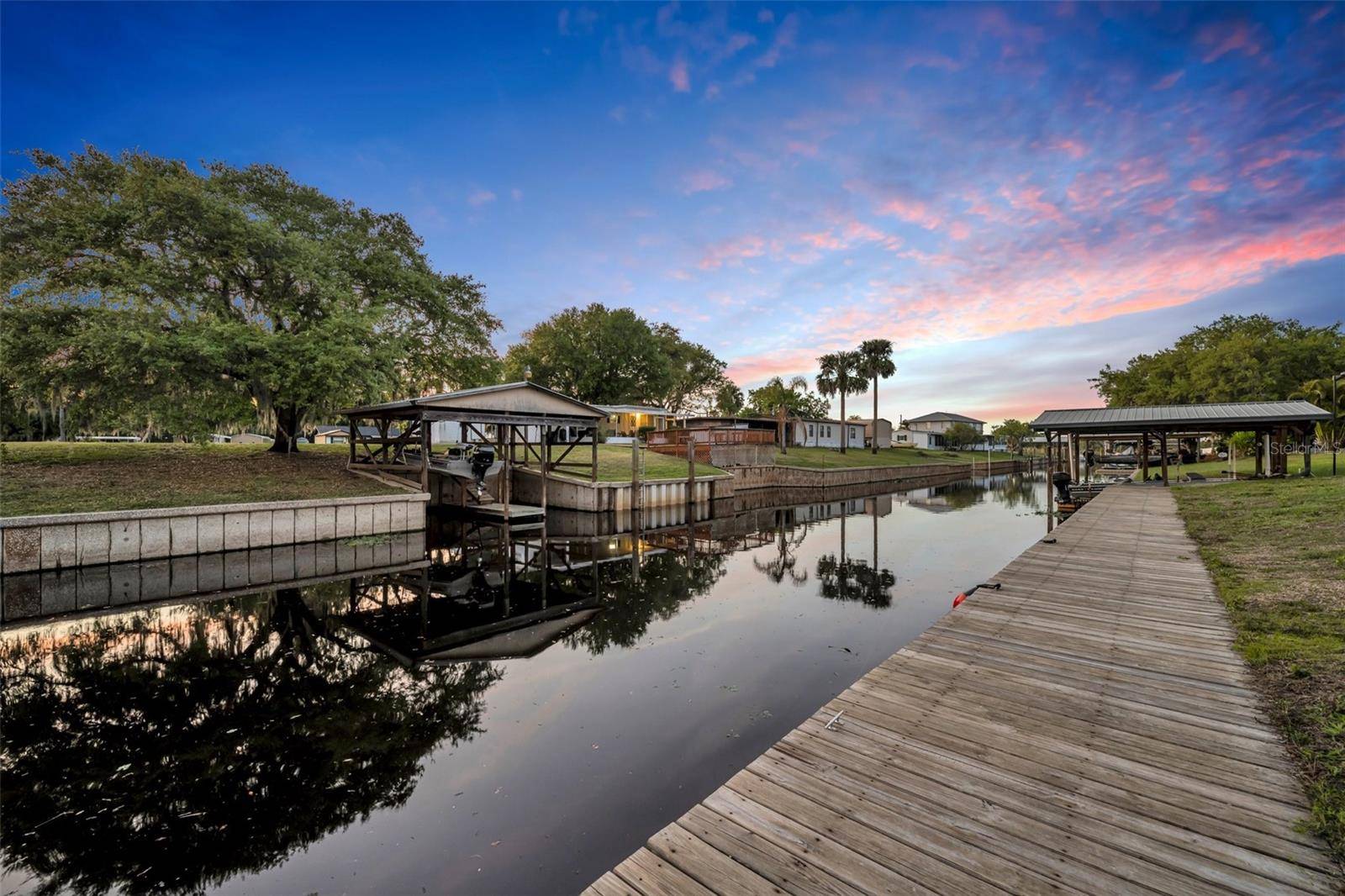 2072 STARBOARD DR, Geneva, FL 32732