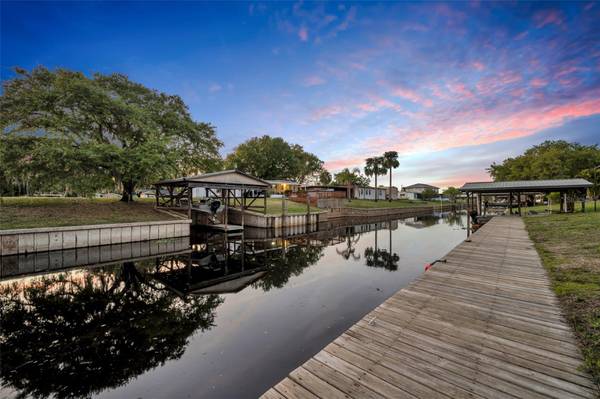 2072 STARBOARD DR, Geneva, FL 32732