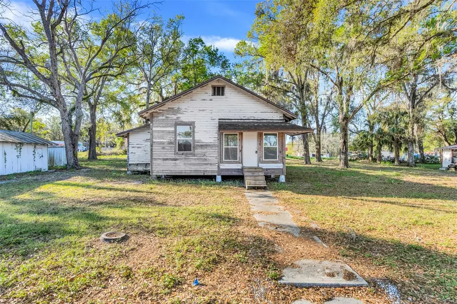 15 E MOHAWK STREET, Mascotte, FL 34753