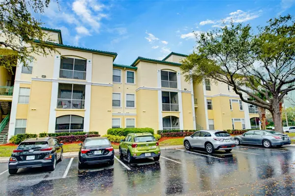 8819 DUNES CT #208, Kissimmee, FL 34747