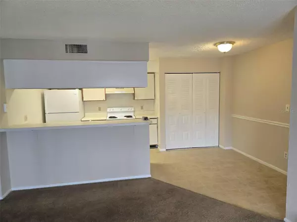 Fort Myers, FL 33919,5331 SUMMERLIN RD #3112