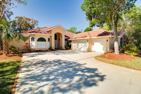 565 COUNTRY CLUB DR,  Titusville,  FL 32780