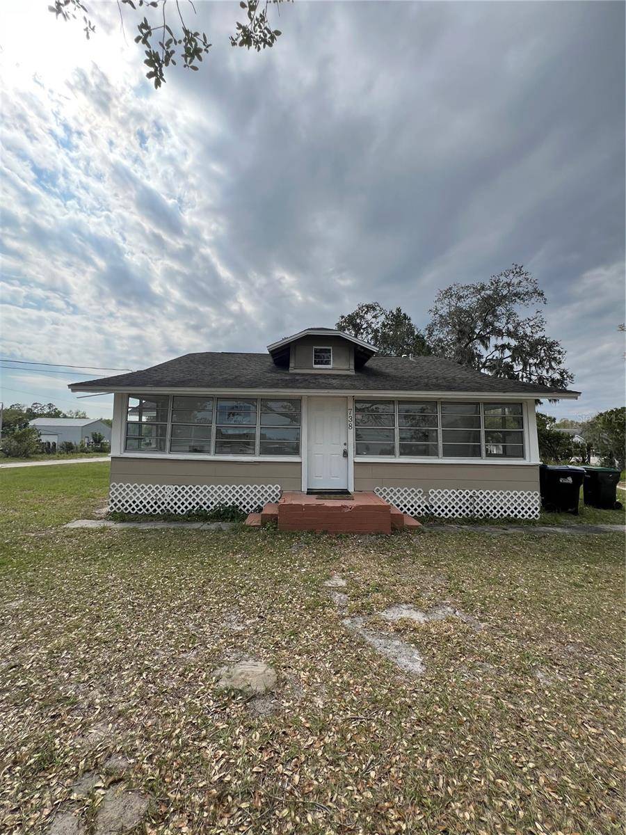 738 N DEAN RD, Orlando, FL 32825