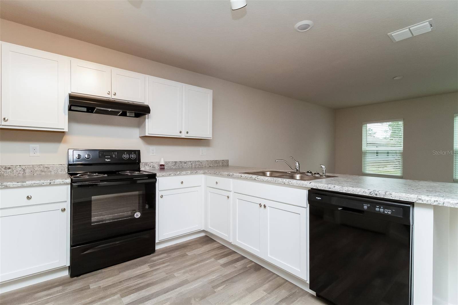 Poinciana, FL 34759,260 HYACINTH CT
