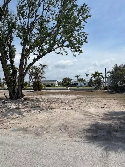 Englewood, FL 34223,1275 HOLIDAY DR