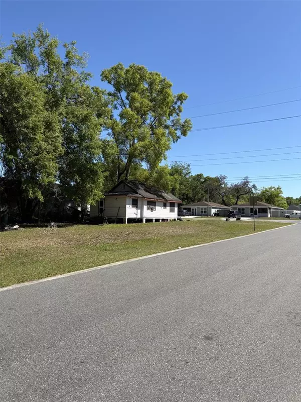 Apopka, FL 32703,303 E 13TH ST